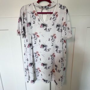 Pretty White Neck Cut-Out Butterfly Sleeve Dress
